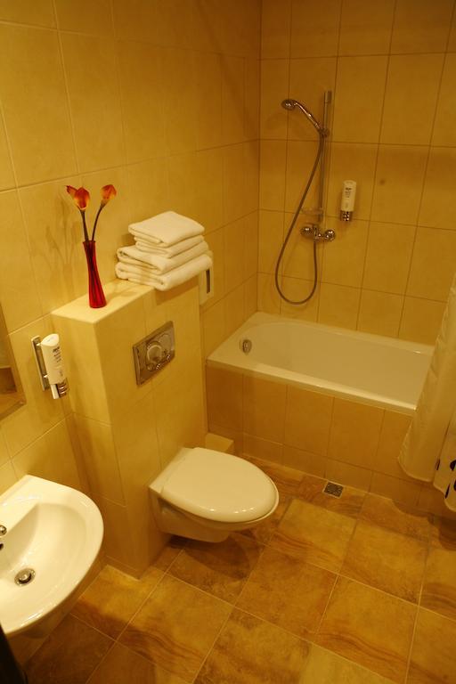Hotel Zorza Namysłów Стая снимка