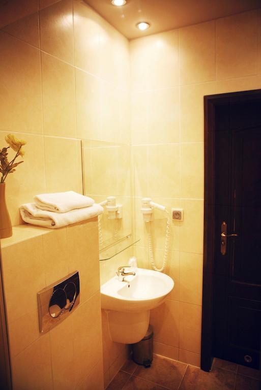 Hotel Zorza Namysłów Стая снимка