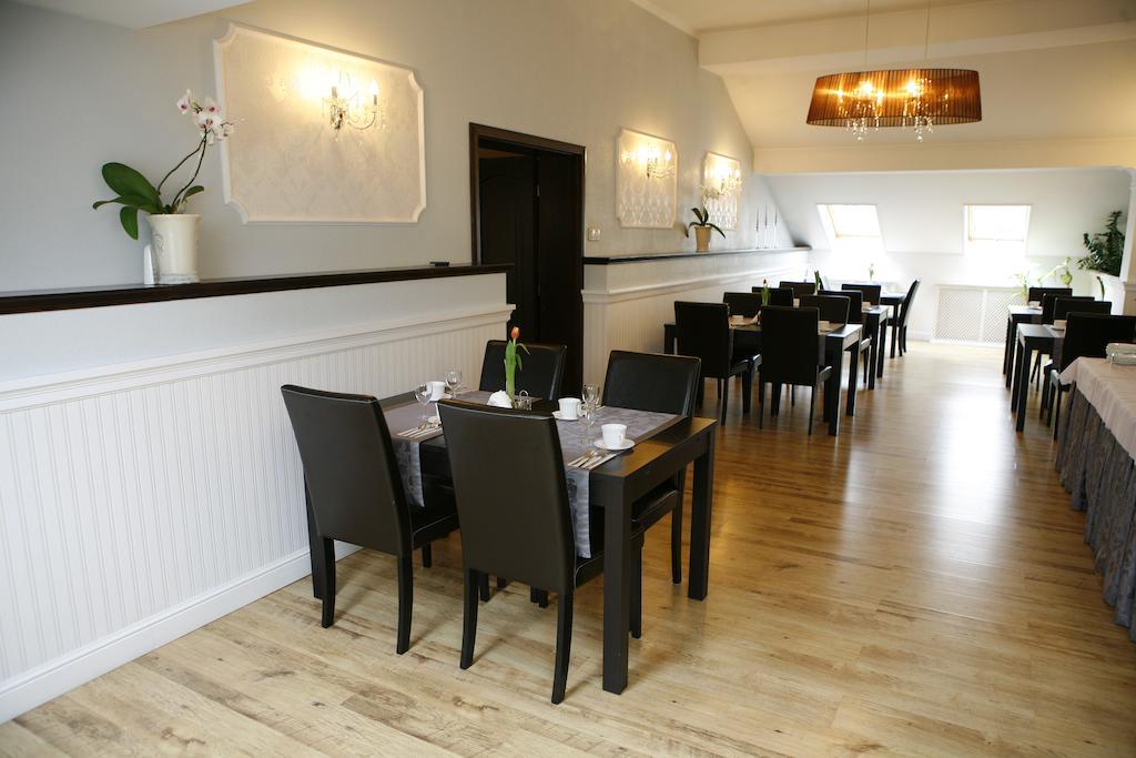 Hotel Zorza Namysłów Екстериор снимка