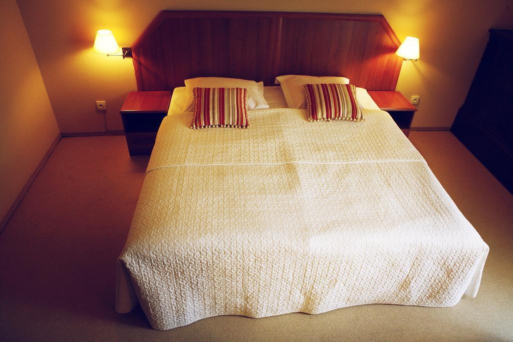Hotel Zorza Namysłów Стая снимка
