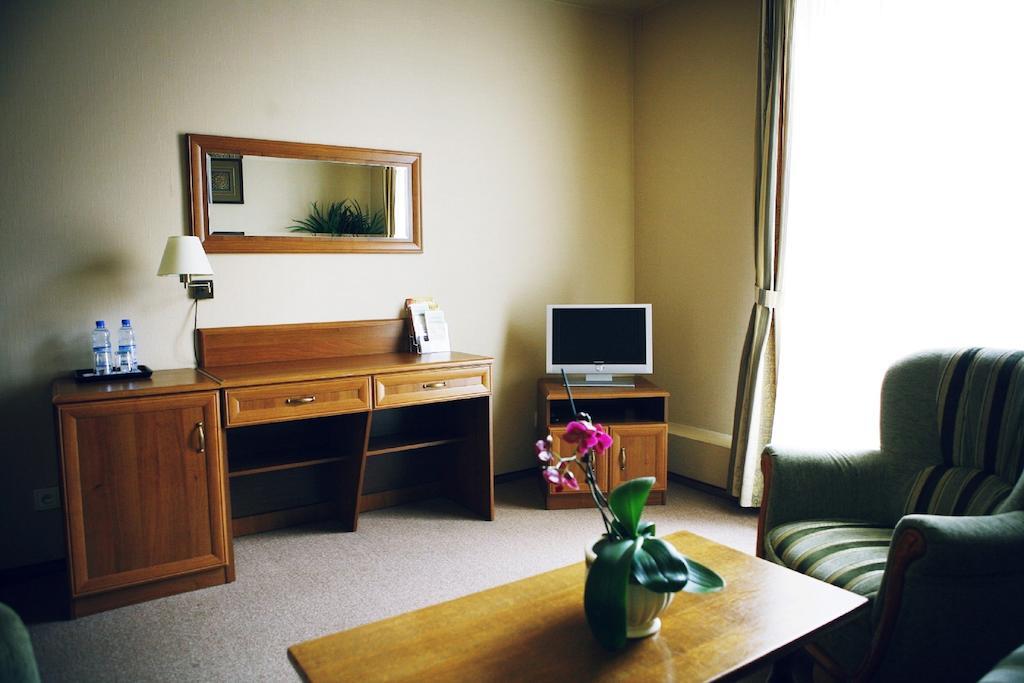 Hotel Zorza Namysłów Стая снимка