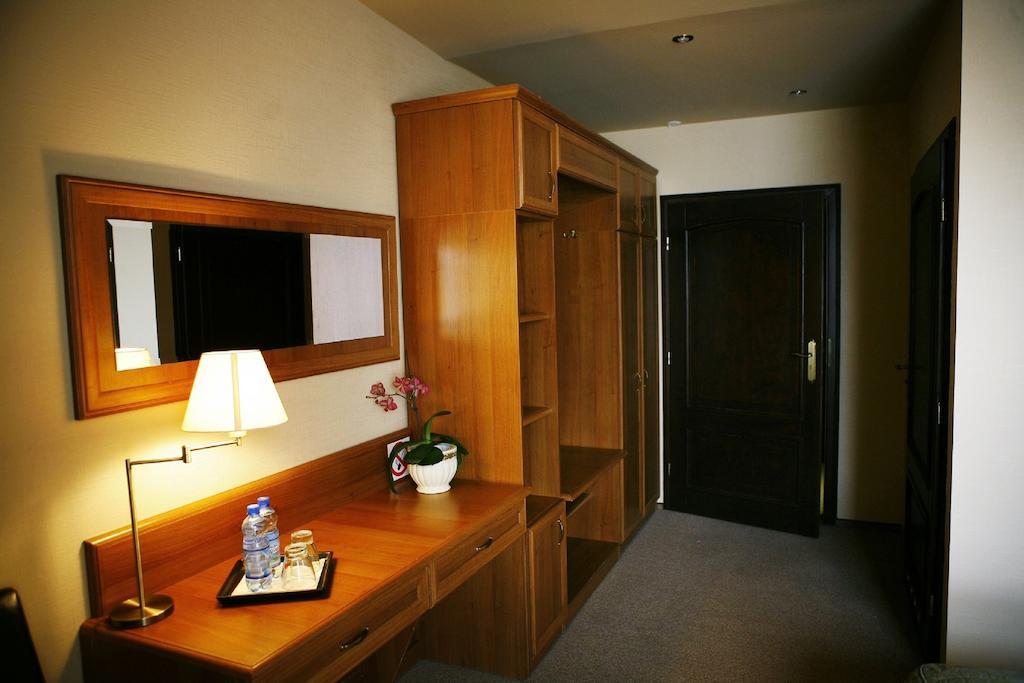 Hotel Zorza Namysłów Стая снимка