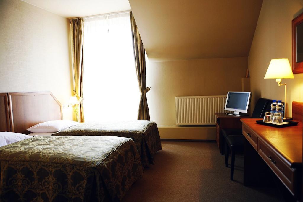 Hotel Zorza Namysłów Екстериор снимка