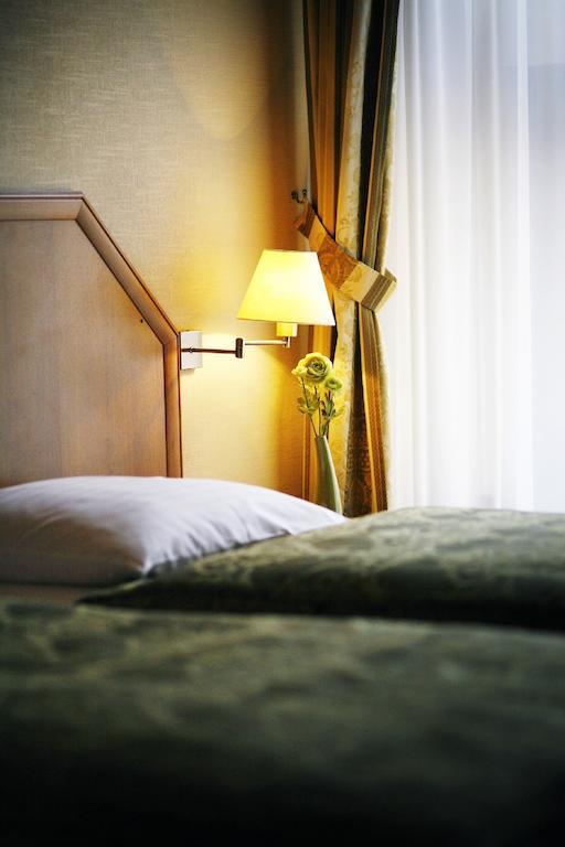 Hotel Zorza Namysłów Стая снимка
